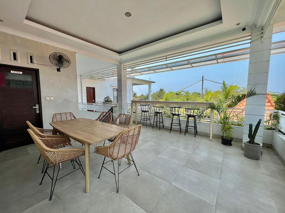 Cg Guesthouse Canggu Exteriör bild