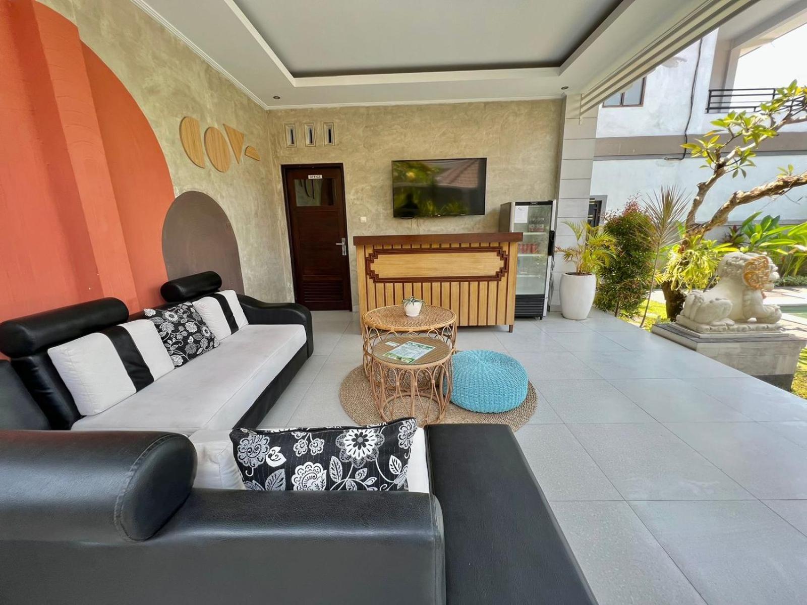 Cg Guesthouse Canggu Exteriör bild